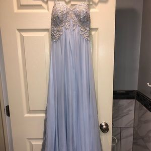 BEAUTIFUL La Femme strapless evening dress